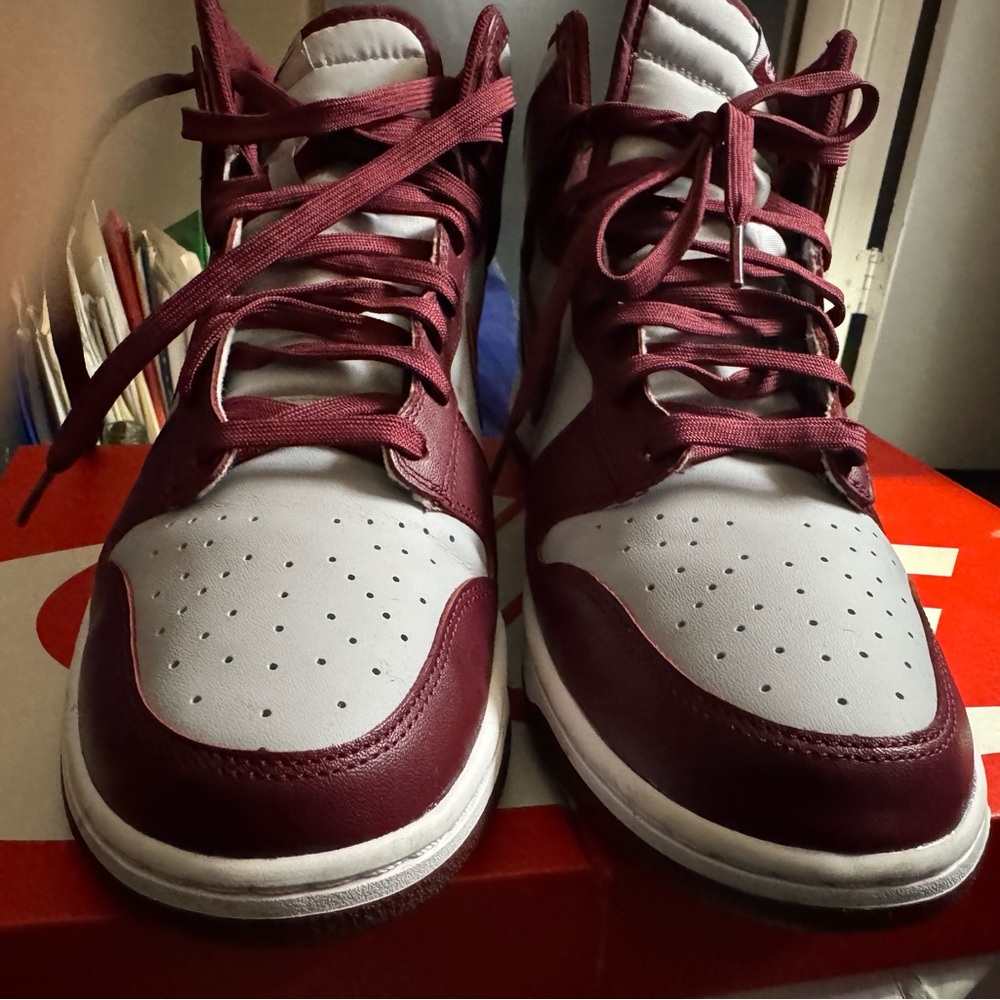 Men’s Nike dunk. High in dark beetroot and grey color.